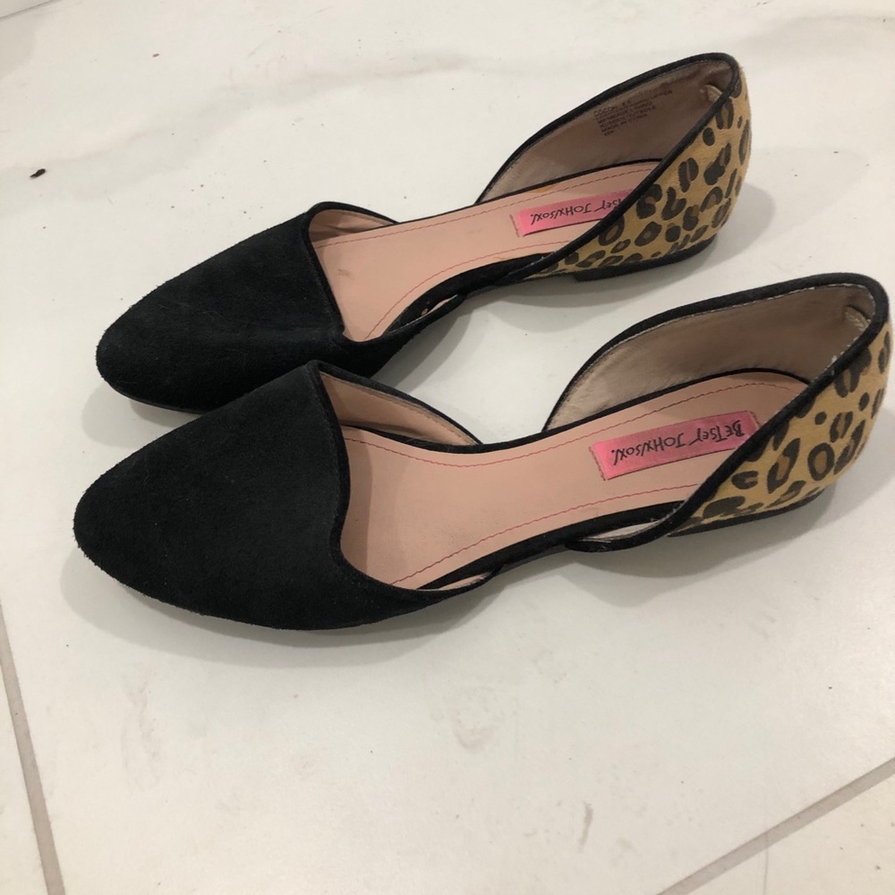 Betsey Johnson Flats